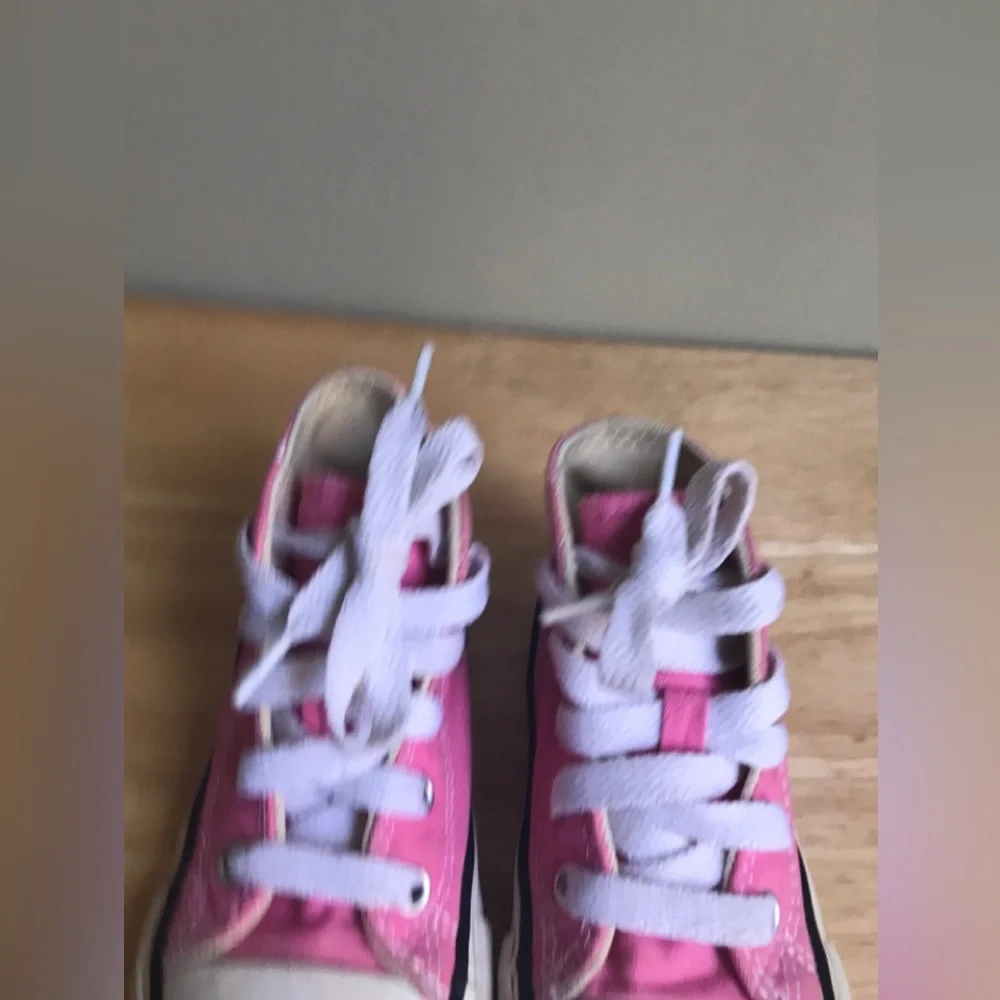 Converse All-Star Chuck Taylor High-Tops Pink Size: US Toddler 6 EUR 22 CM 13